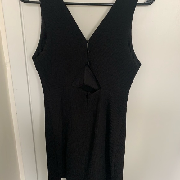 Black V Neck Cocktail Dress - size S - Picture 2 of 3